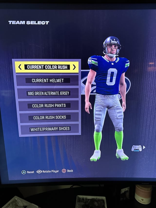 Solving the Madden Uniform Glitch: A Quick Guide for Players