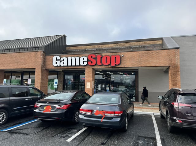GameStop Christmas Eve Hours: Find Out When GameStop Closes on Xmas Eve