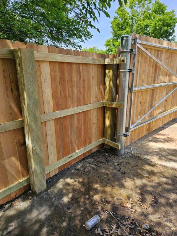 Flash Fencing Services in Phenix City, AL: Installation, Repair, and Disposal