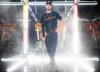 Love it or Hate it? Fans react to the new City Connect Astros uniform!