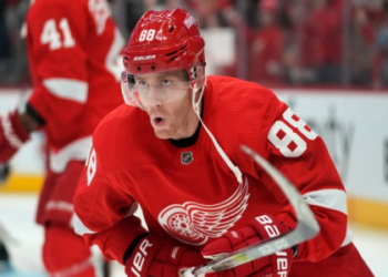 How to Identify a Top Tier Mid Laner: Key Signs to Look for in Your Games!