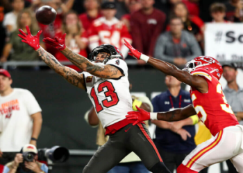 Julio Jones Muthead Stats: Is He Worth Adding to Your Ultimate Team Roster