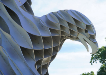 Gallant Statue Unveiled: Discover the Story Behind This Impressive New Artwork!