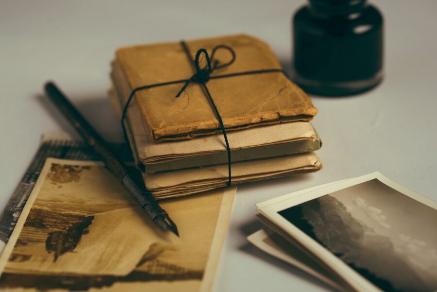 Heirloom Artifacts: Explore Amazing Stories Behind Family Treasures.