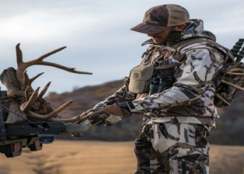 Best Stealth Camo for Hunting: (Top Picks to Help You Stay Hidden)